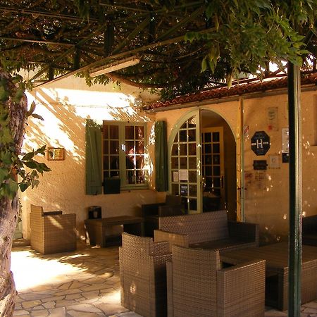 אמביאלט Logis Hotel Restaurant Du Pont מראה חיצוני תמונה