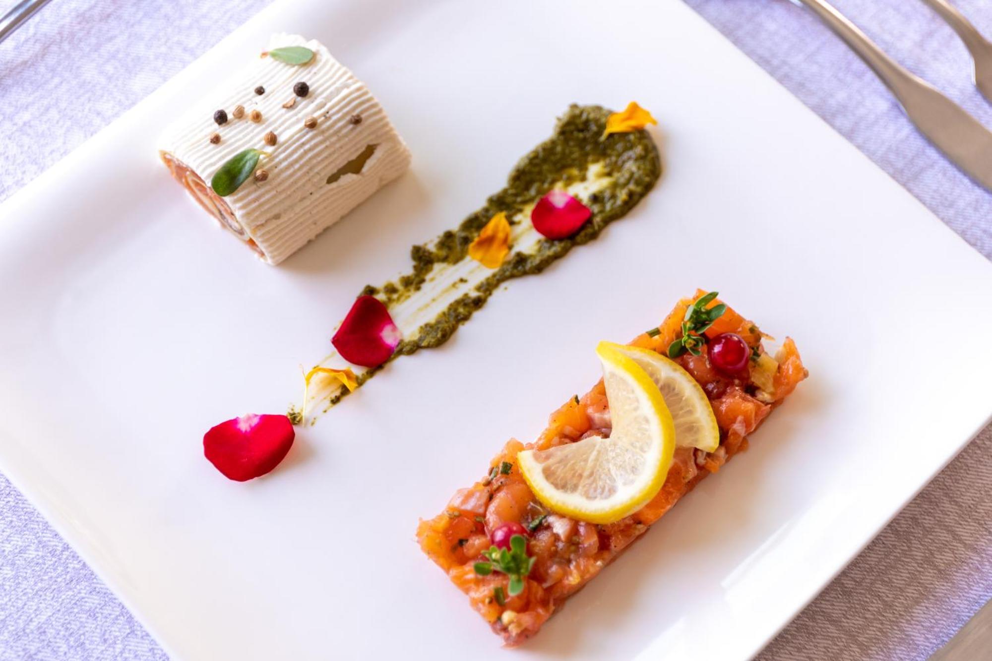 אמביאלט Logis Hotel Restaurant Du Pont מראה חיצוני תמונה