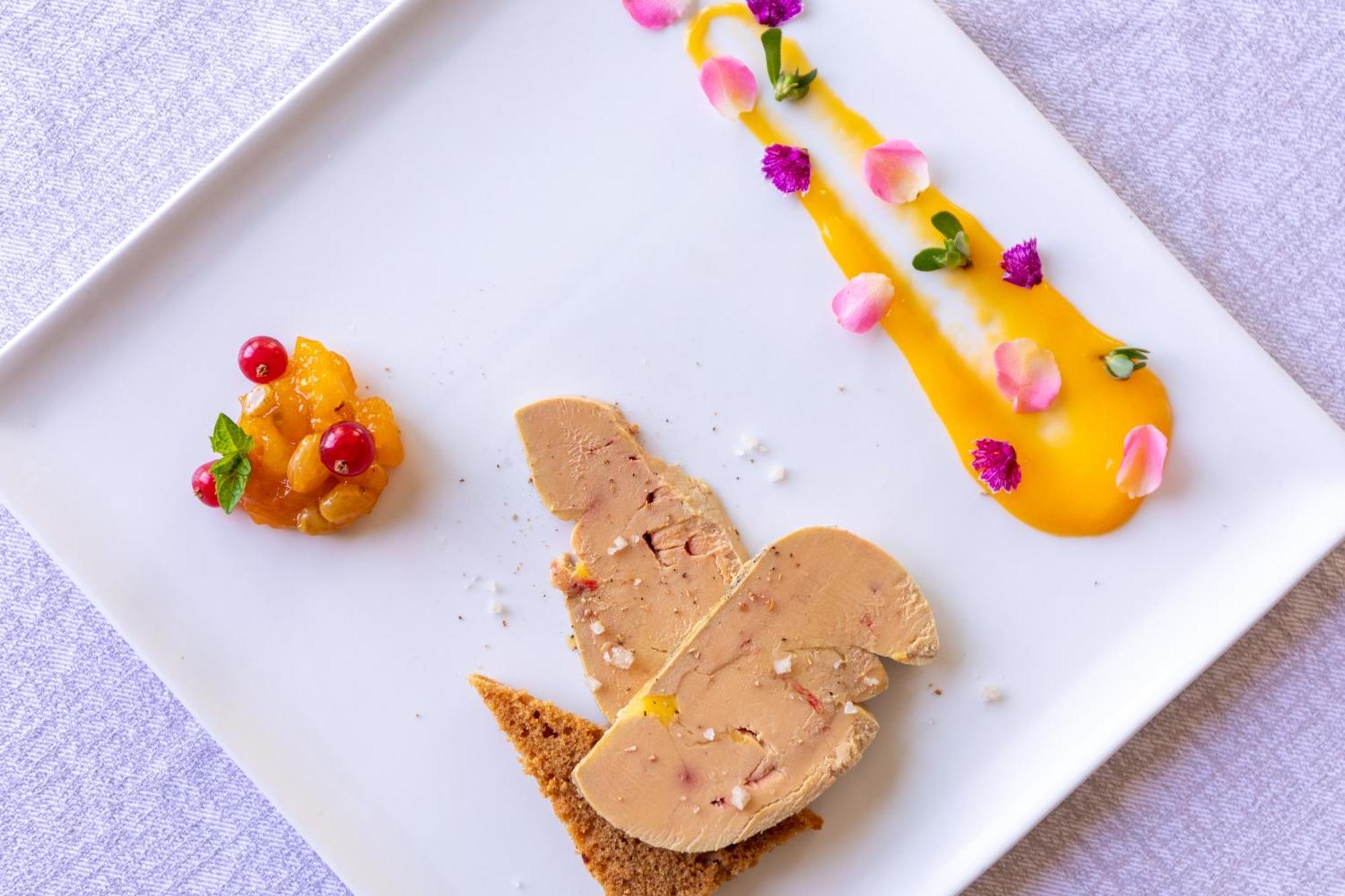 אמביאלט Logis Hotel Restaurant Du Pont מראה חיצוני תמונה