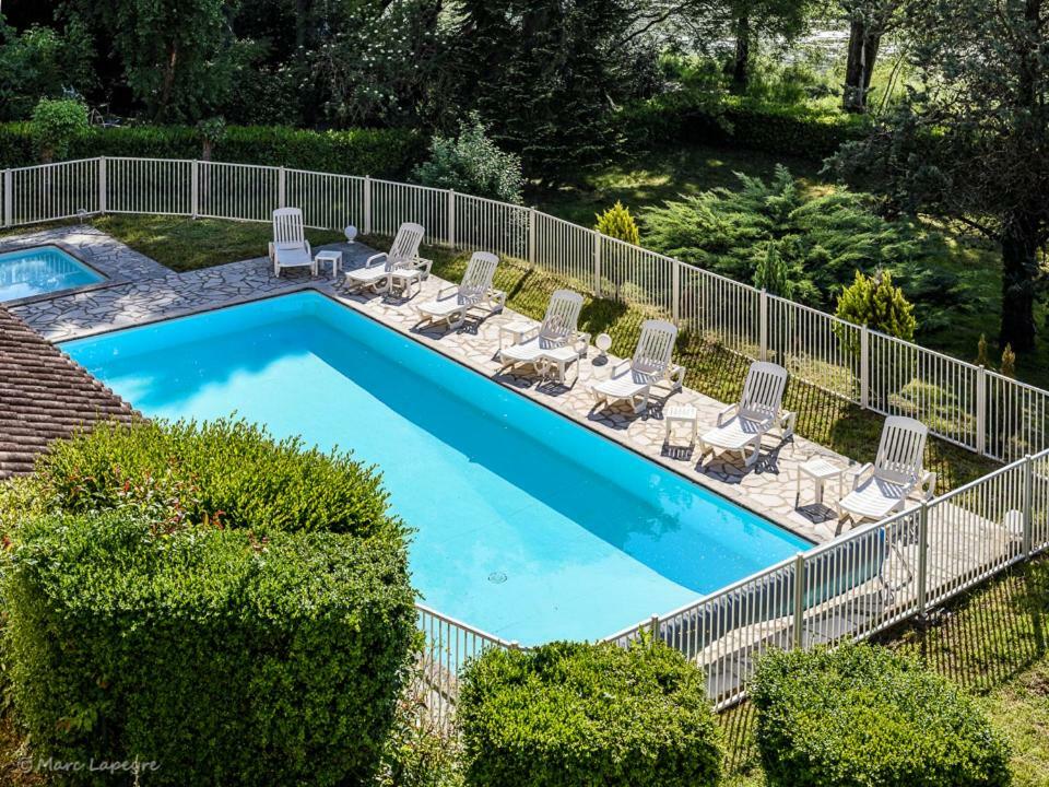 אמביאלט Logis Hotel Restaurant Du Pont מראה חיצוני תמונה